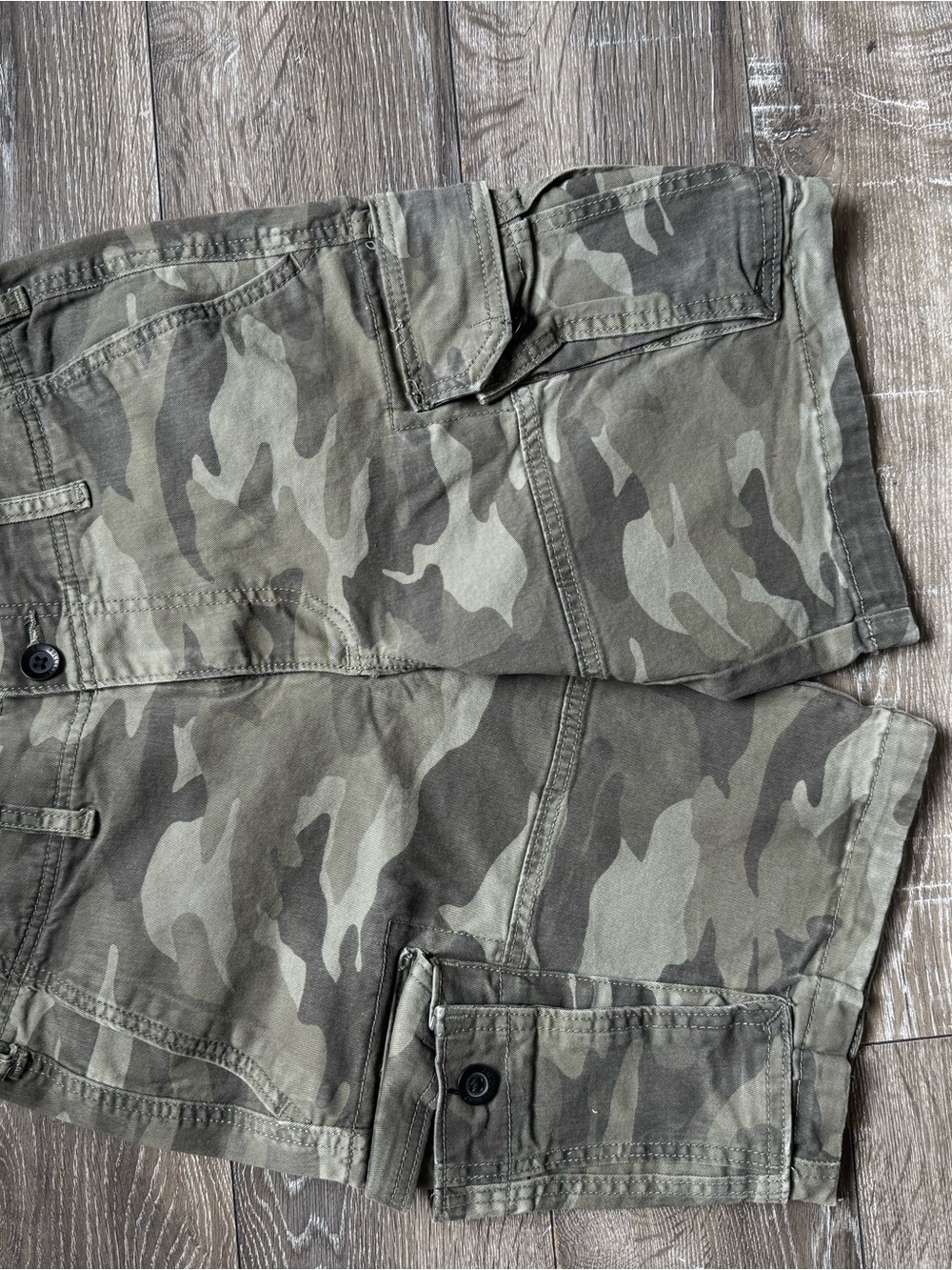 Hollister Men's Camo Cargo Shorts - Olive & Dark Green